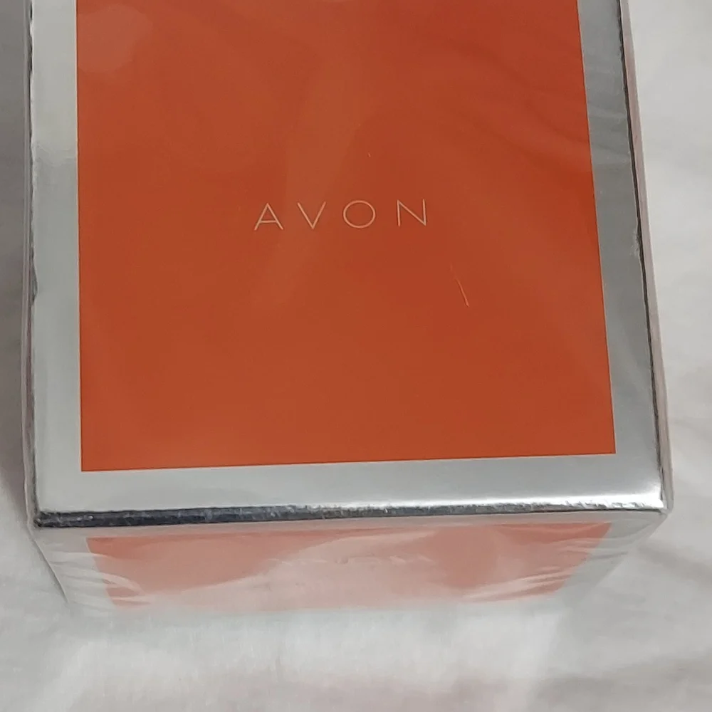 AVON SEALED Genic Eye Treatment New! - Picture 5 of 8